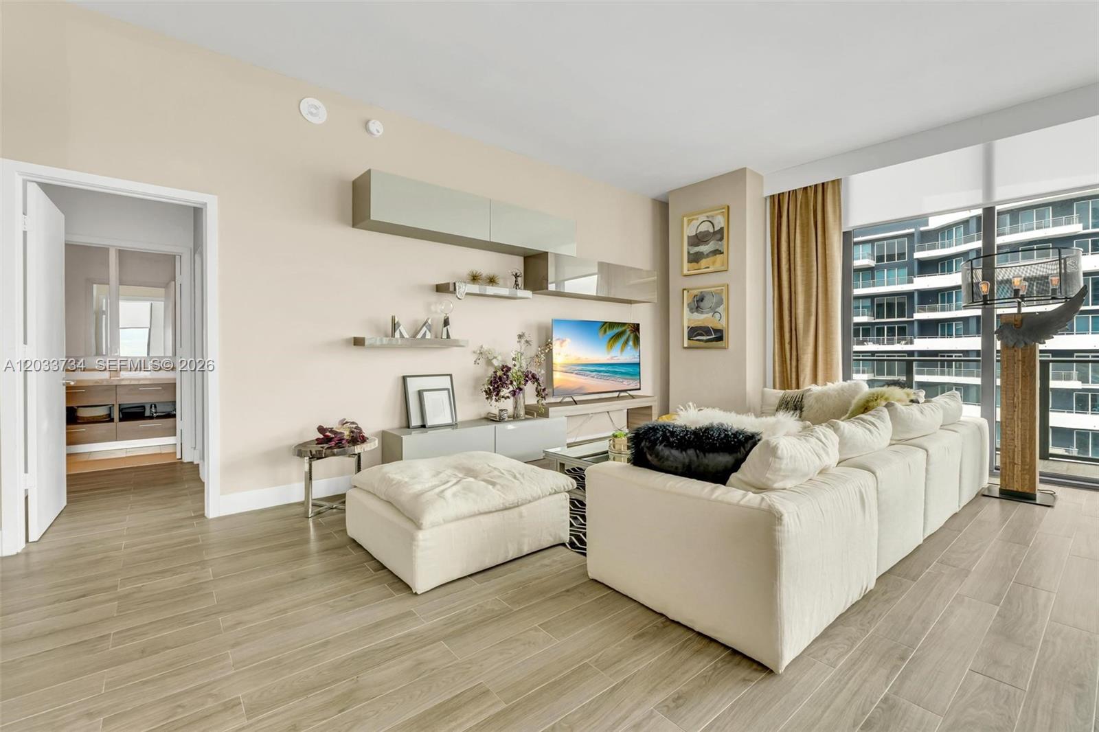 1300 S Miami Avenue Ph5110 Property Photo 3