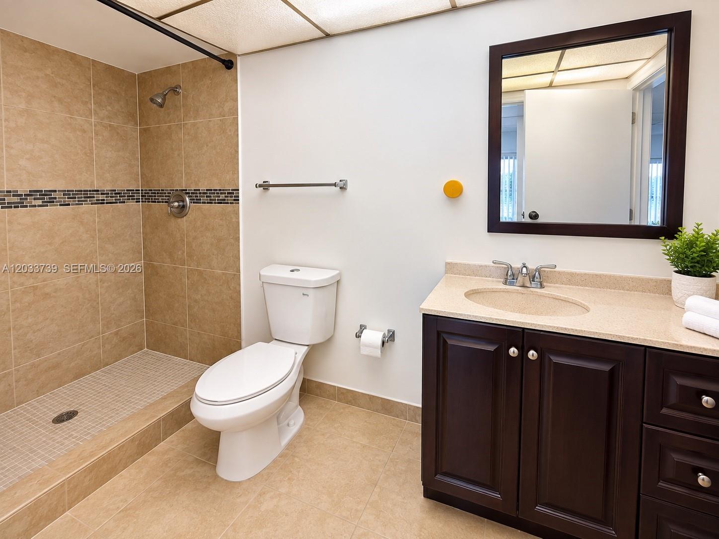 140 Lakeview Drive 211 Property Photo 13