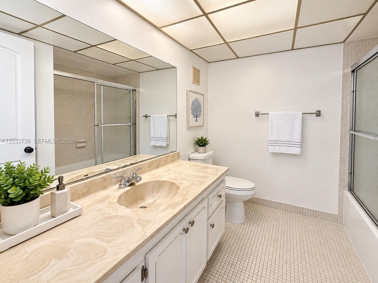 140 Lakeview Drive 211 Property Photo 15