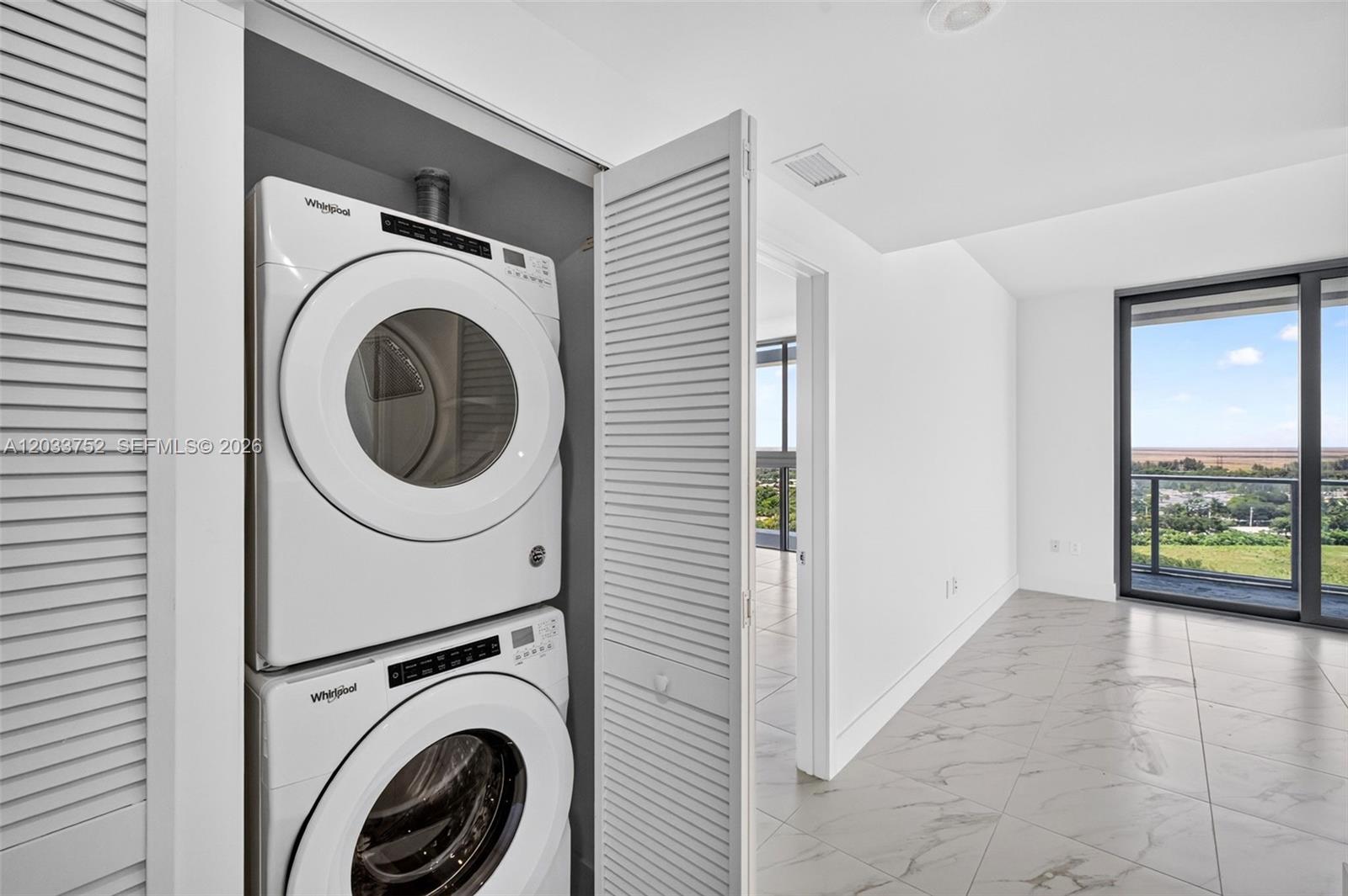 2000 Metropica Way 1910 Property Photo 14