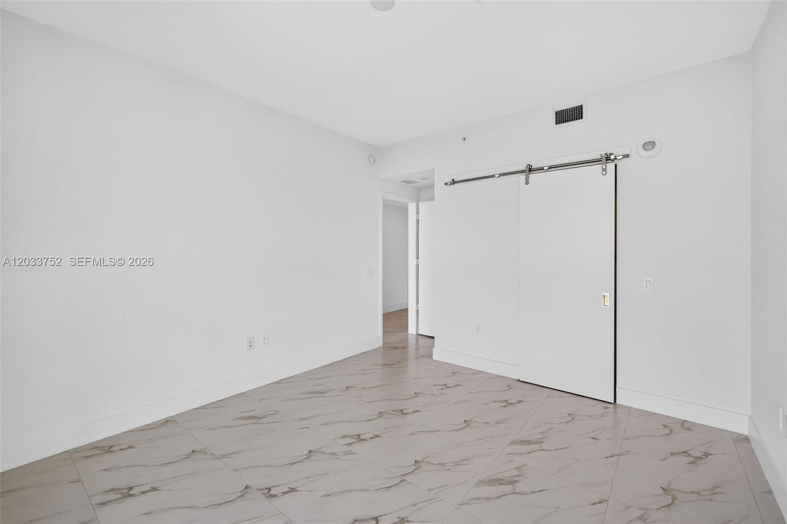2000 Metropica Way 1910 Property Photo 16