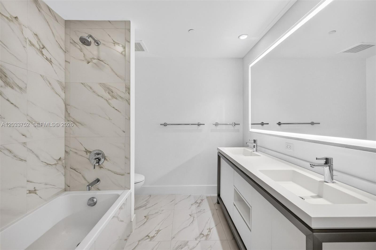 2000 Metropica Way 1910 Property Photo 22