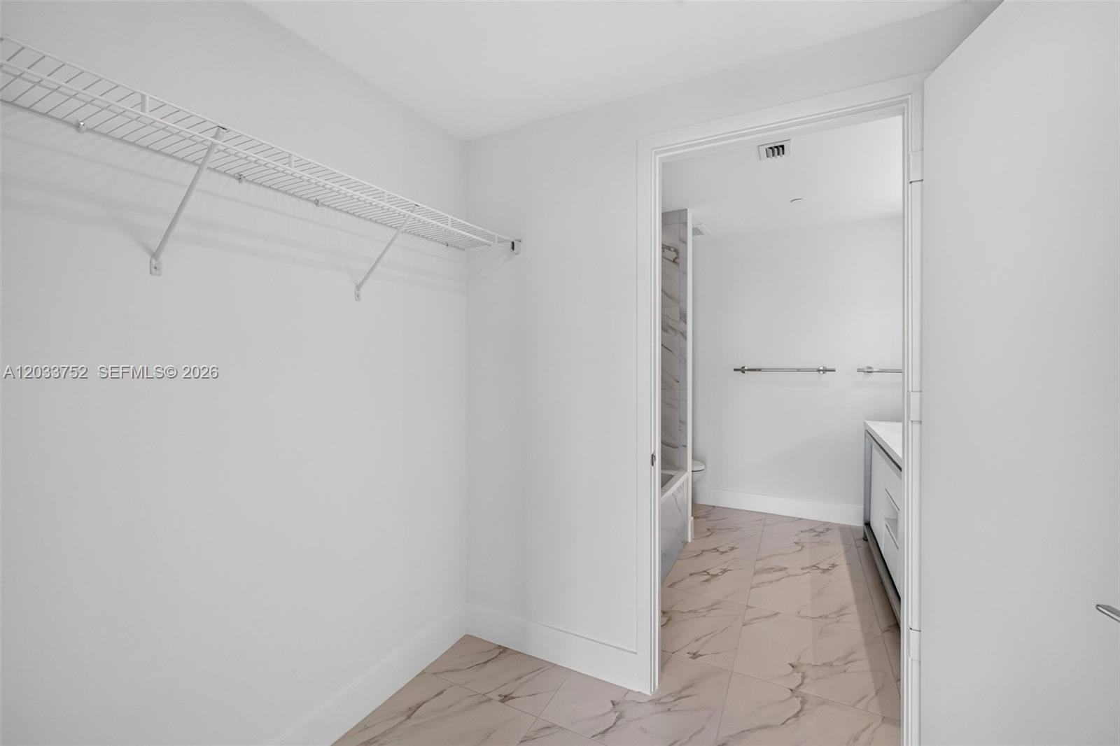 2000 Metropica Way 1910 Property Photo 23