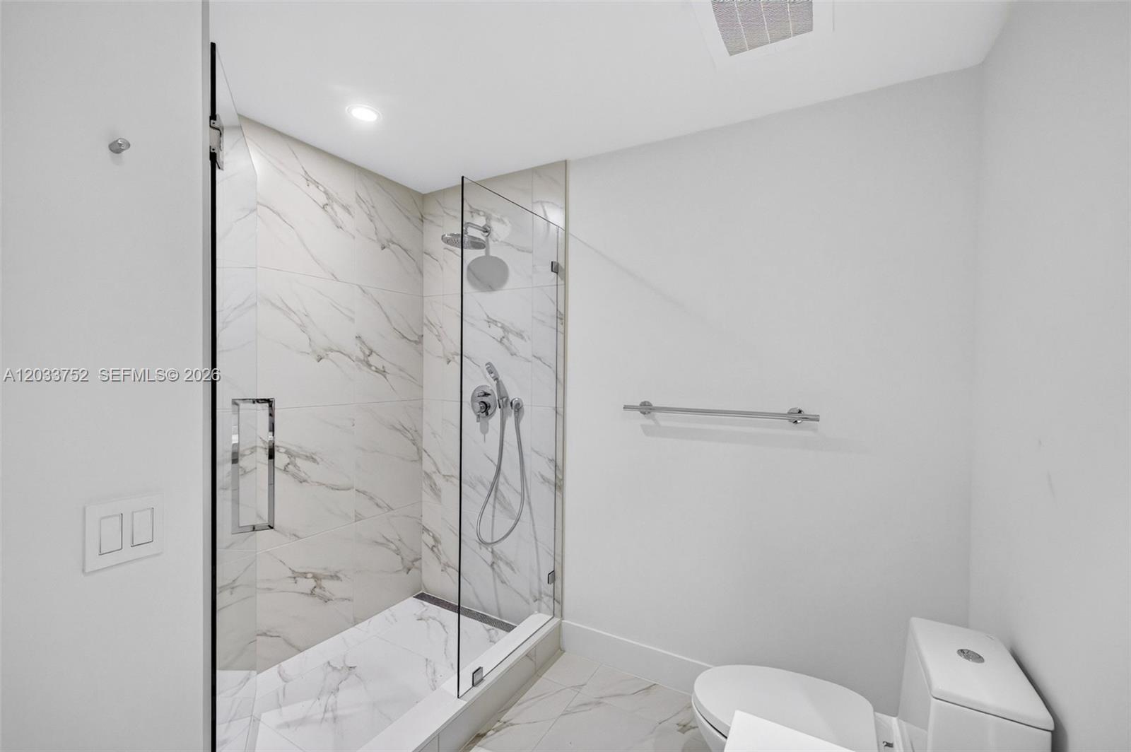 2000 Metropica Way 1910 Property Photo 29