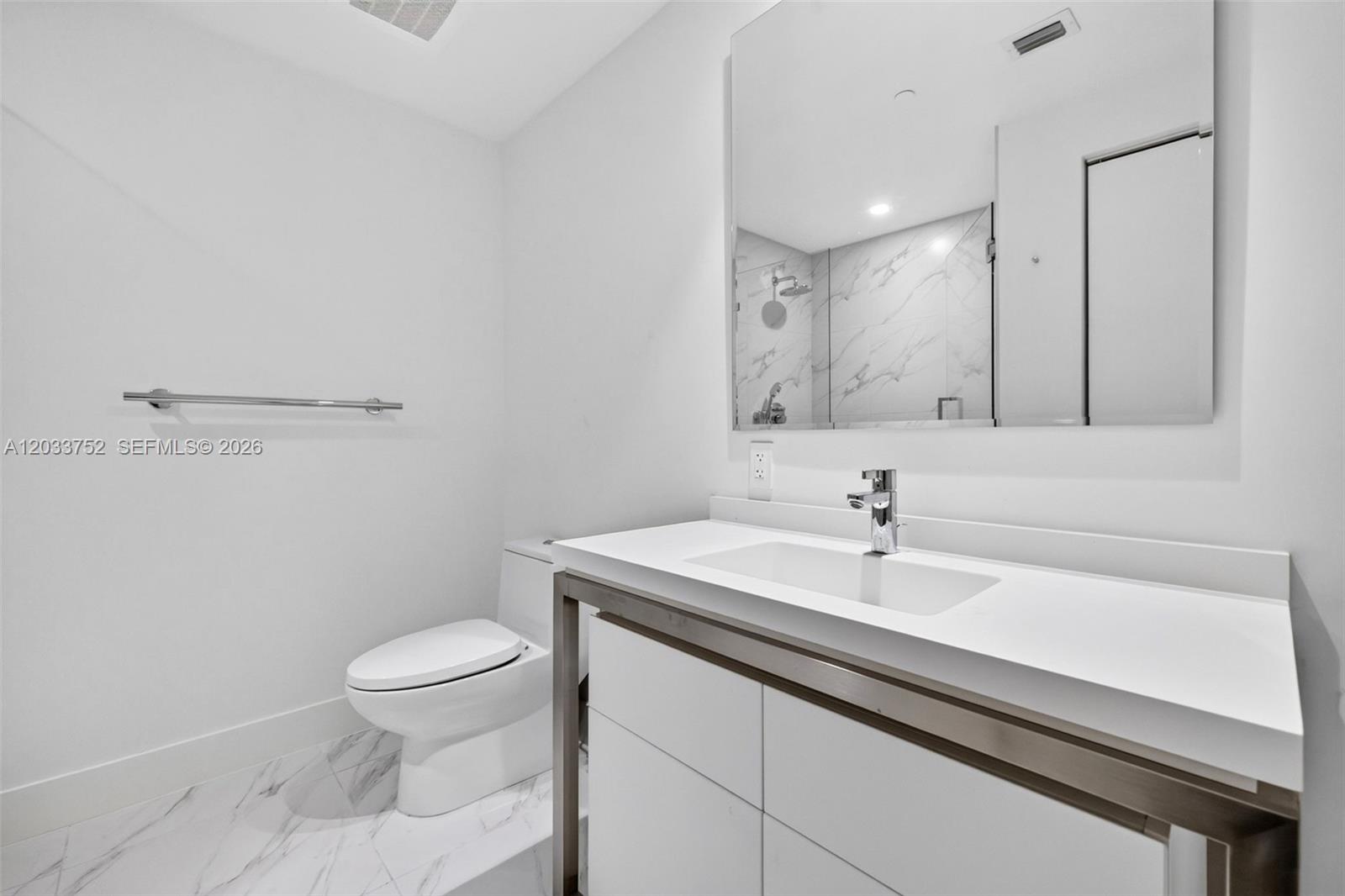 2000 Metropica Way 1910 Property Photo 30
