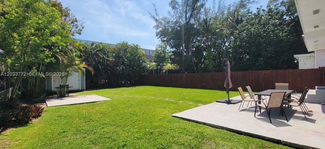 3685 Sw 1st Avenue Property Photo 3
