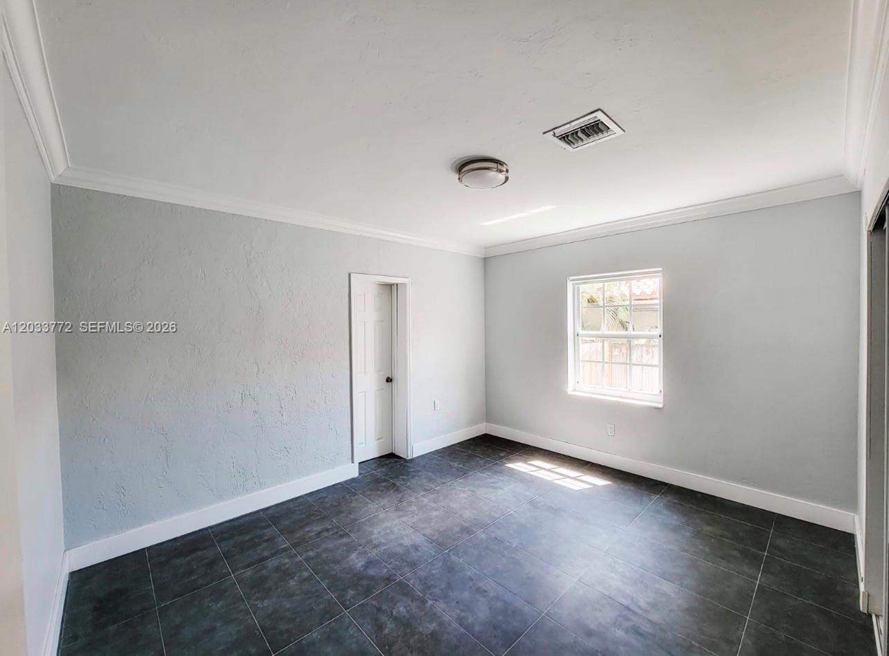 3685 Sw 1st Avenue Property Photo 7