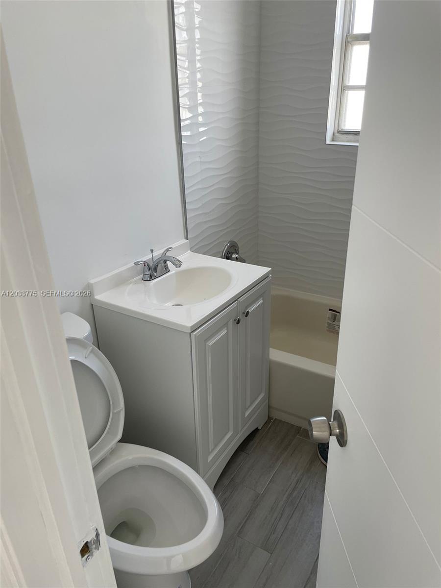 1261 Nw 59th Street 7 Property Photo 6
