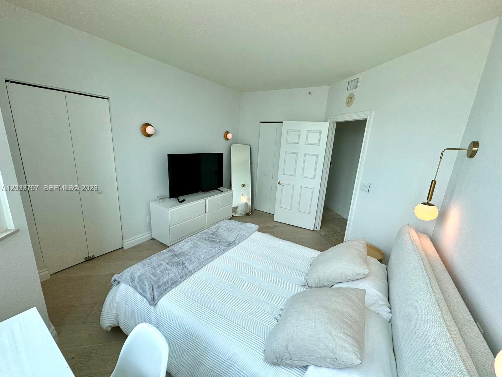 300 S Pointe Drive 705 Property Photo 19