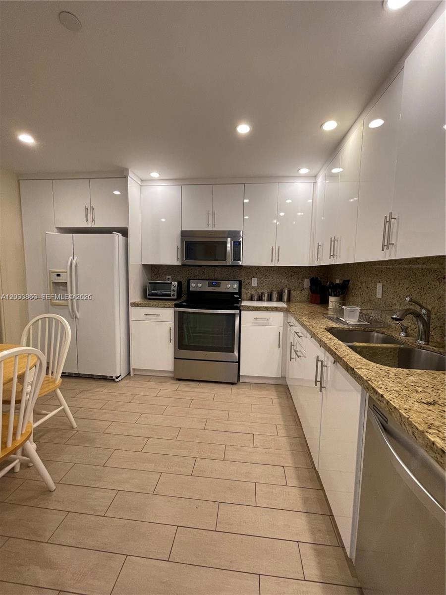251 Crandon Boulevard 338 Property Photo 6