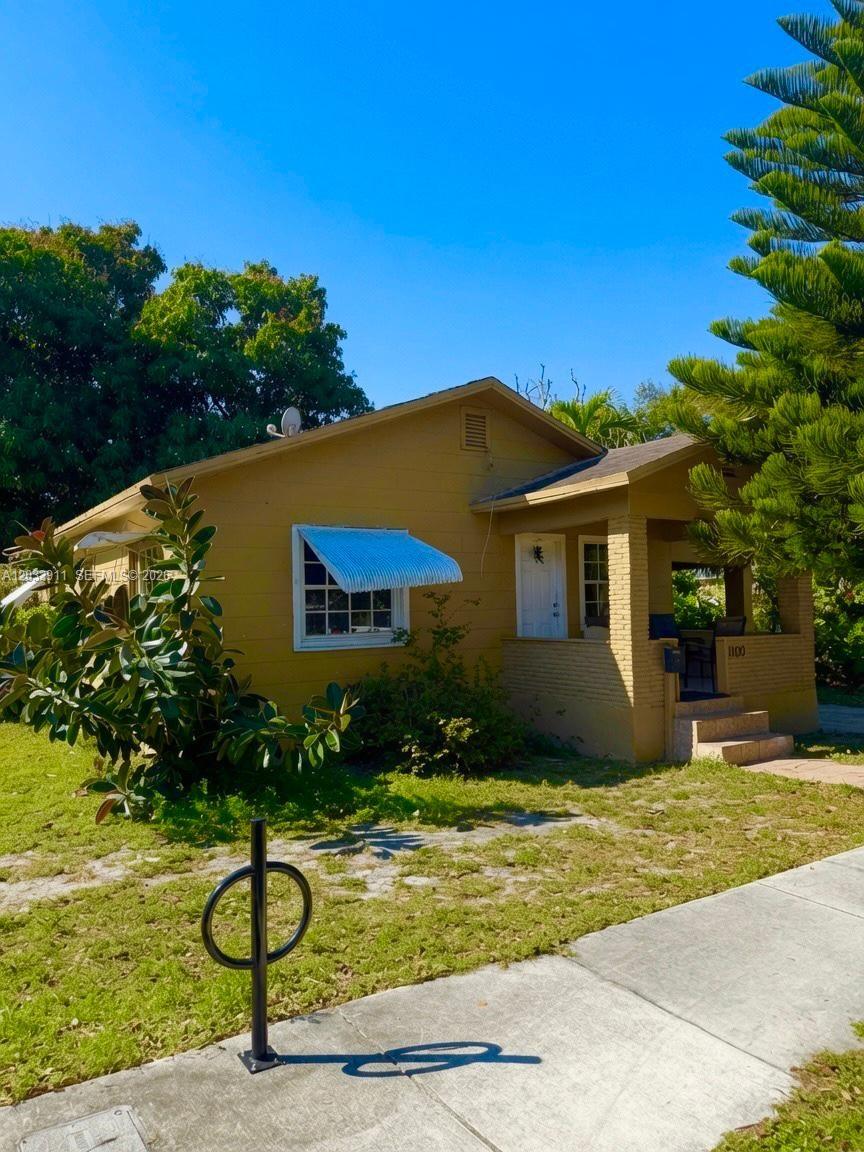 1100 N 24th Avenue