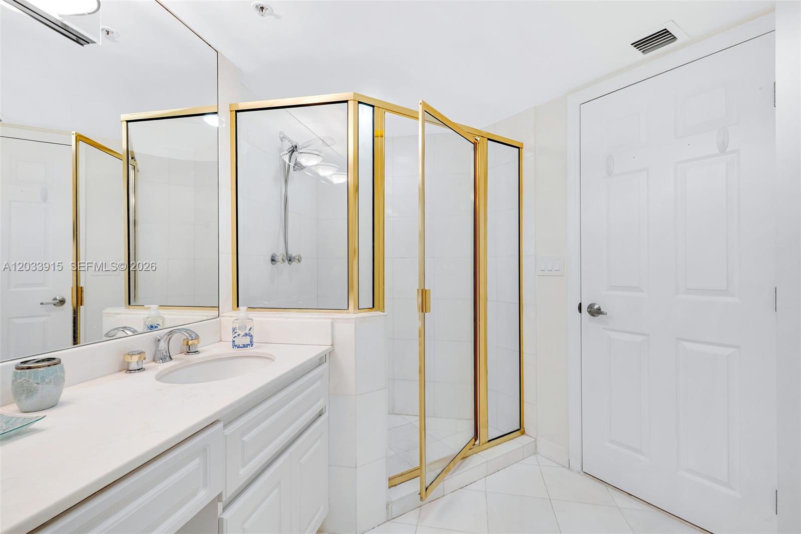 6301 Collins Avenue 1708 Property Photo 23