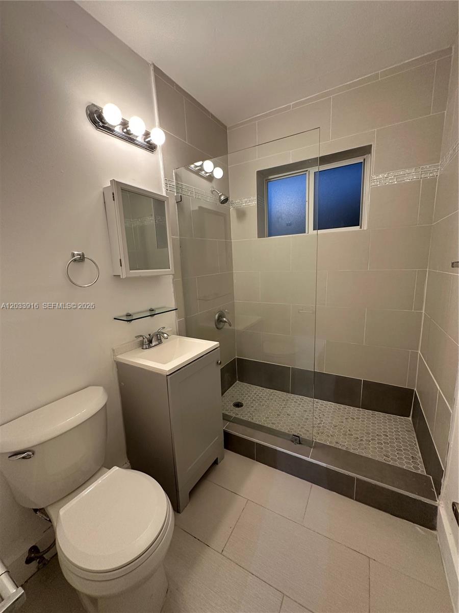 8205 Crespi Boulevard 3 Property Photo 8