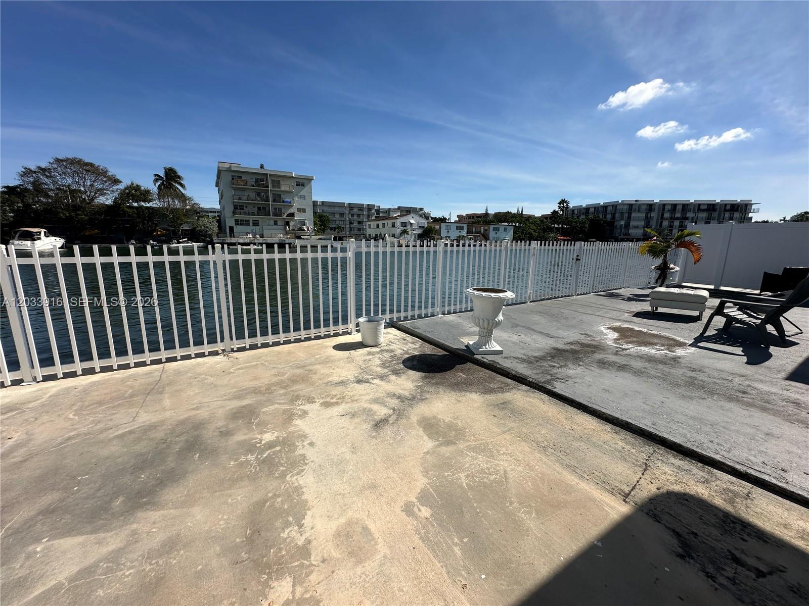 8205 Crespi Boulevard 3 Property Photo 13