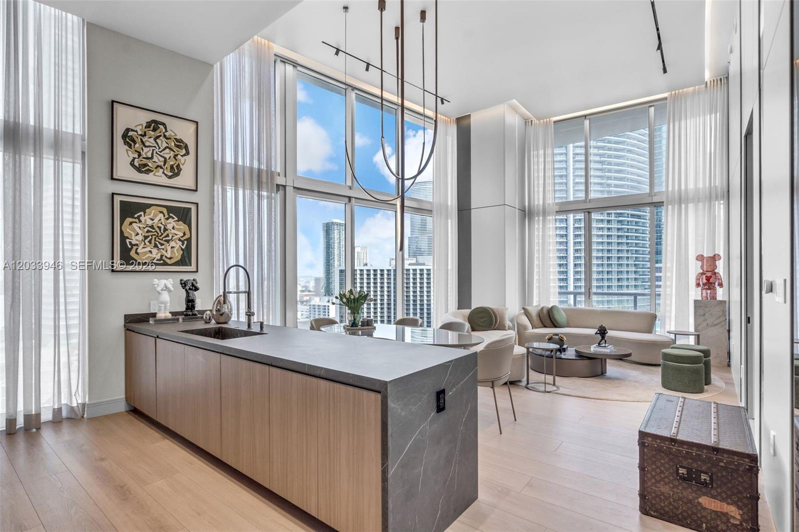 475 Brickell Avenue 2215 Property Photo 1