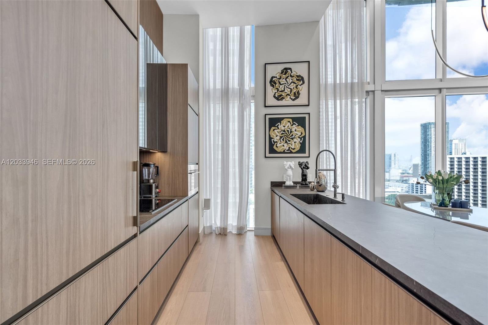 475 Brickell Avenue 2215 Property Photo 4