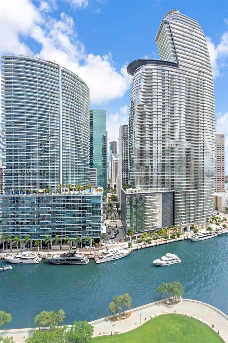 475 Brickell Avenue 2215 Property Photo 22