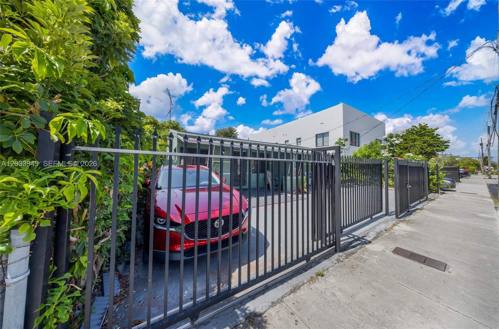 A12033949 Property Photo 3