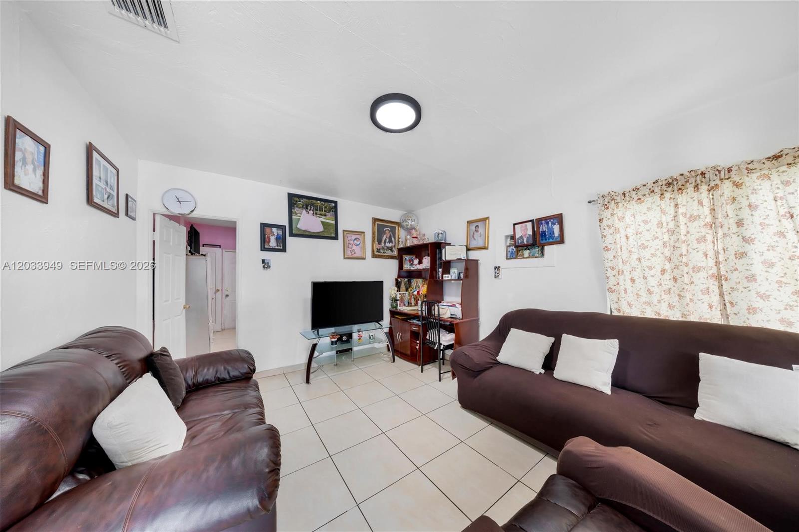 A12033949 Property Photo 6