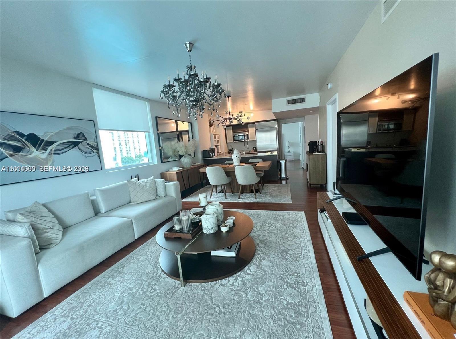 500 Brickell Avenue 1410 Property Photo 2