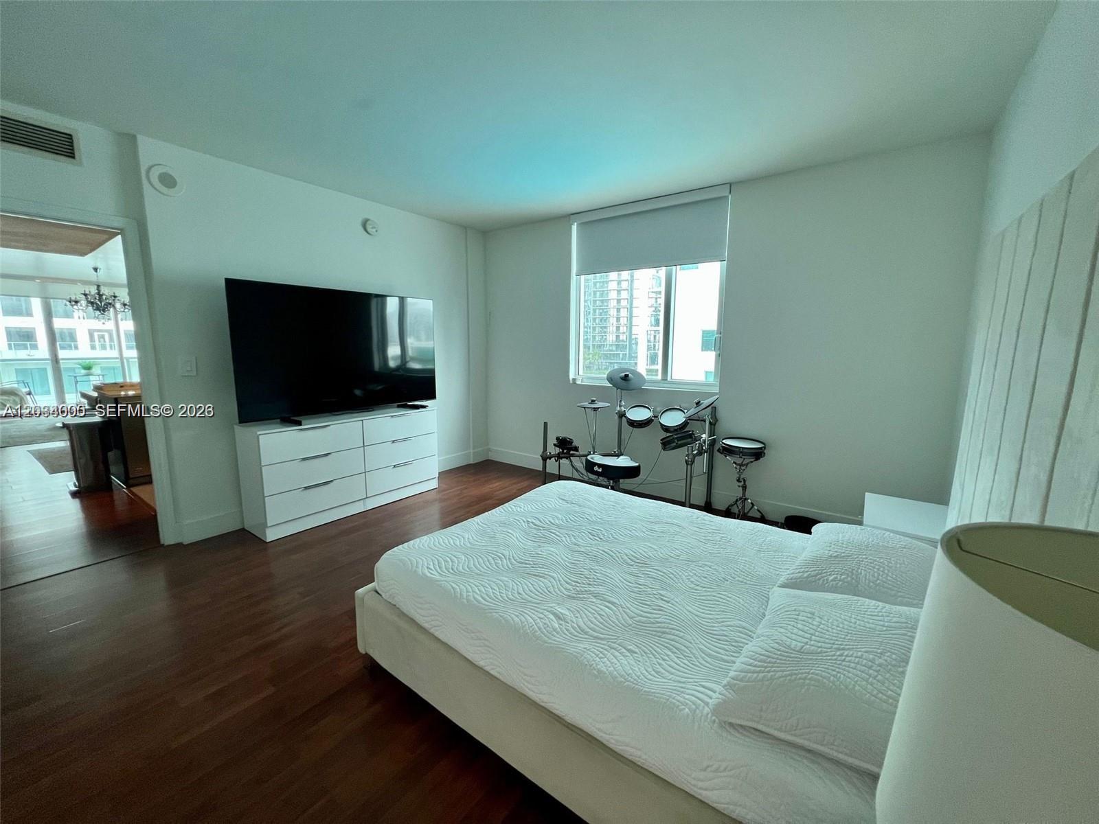 500 Brickell Avenue 1410 Property Photo 10