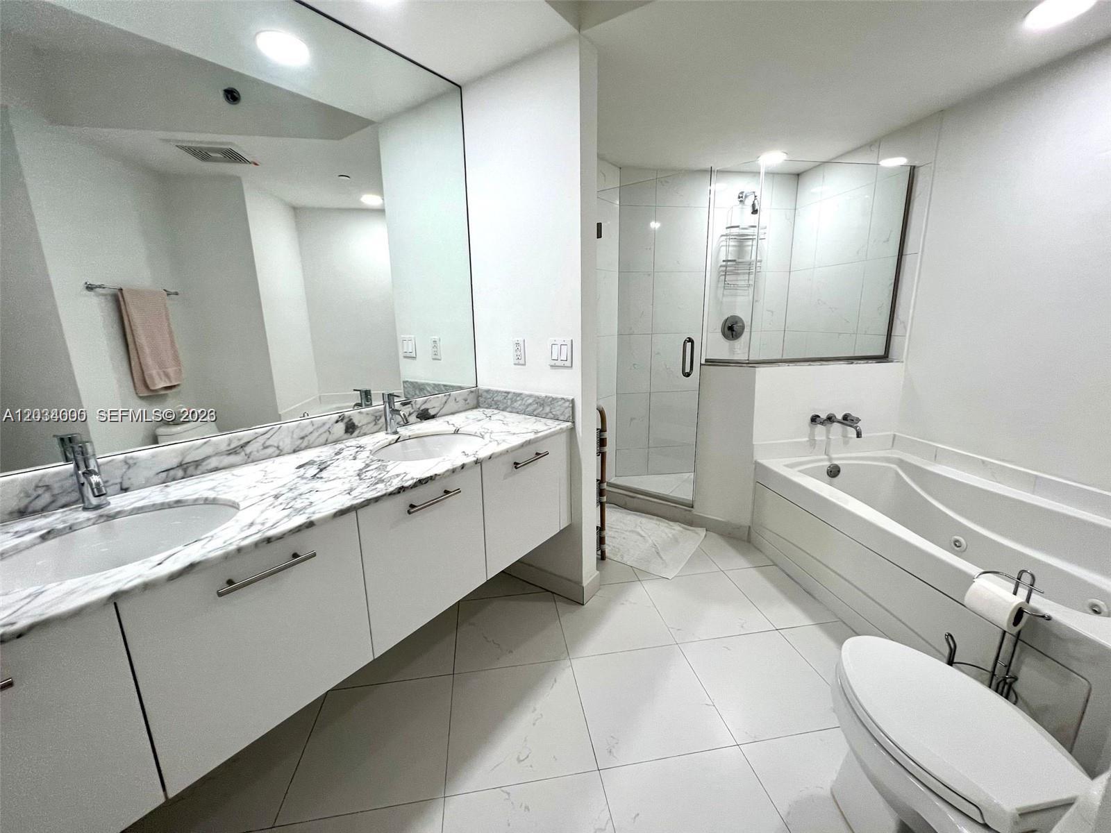 500 Brickell Avenue 1410 Property Photo 13