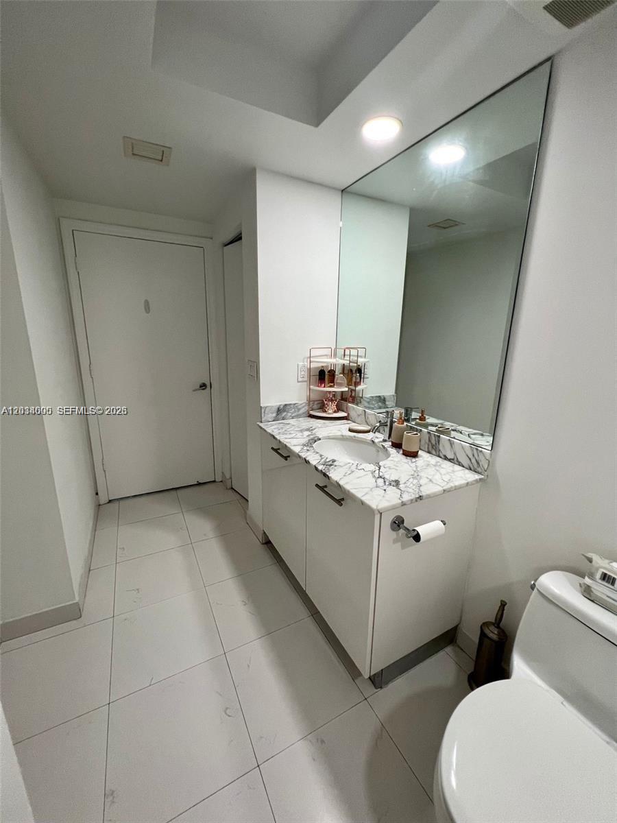 500 Brickell Avenue 1410 Property Photo 18