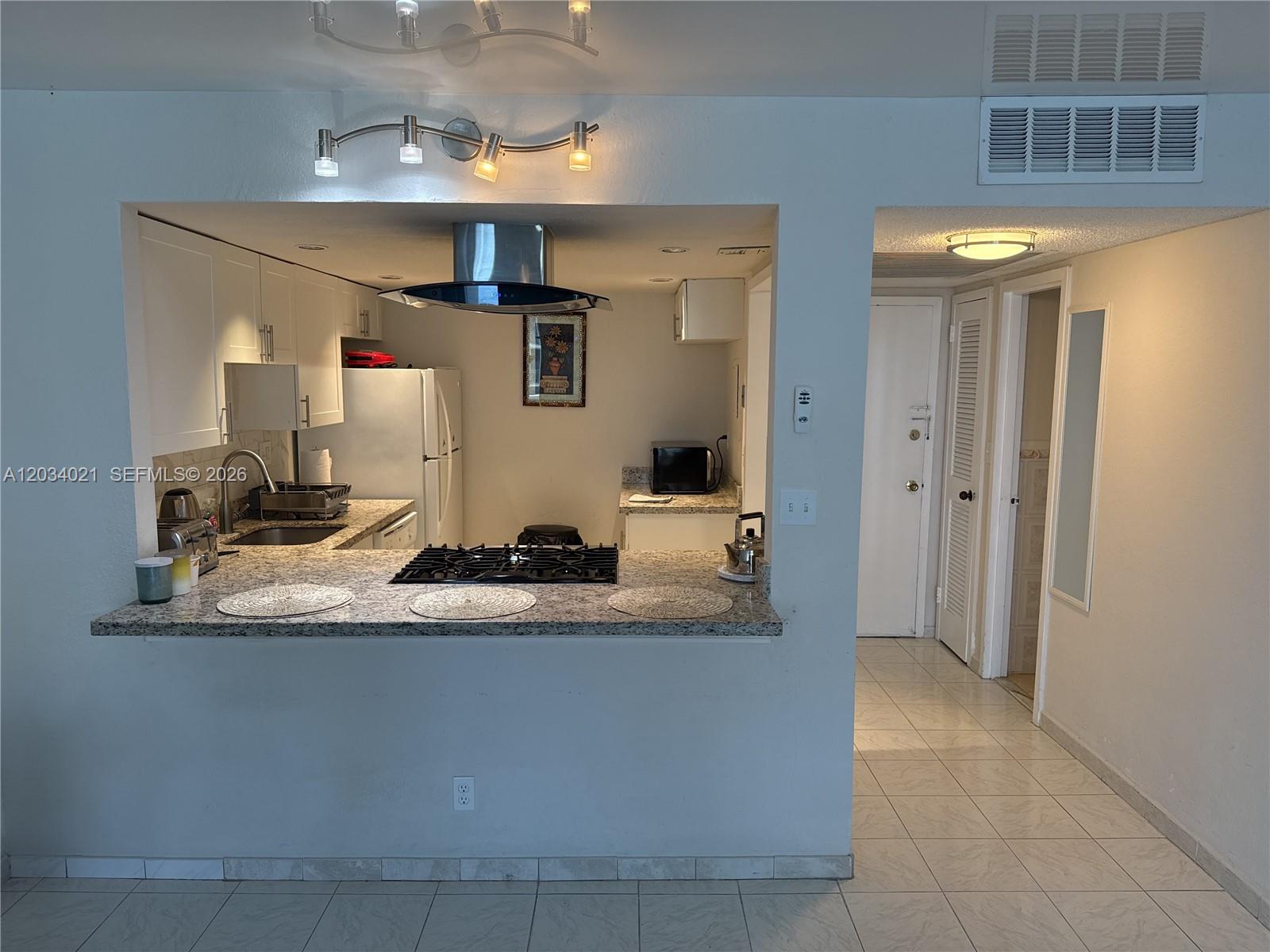 2030 S Ocean Drive 1511 Property Photo 4