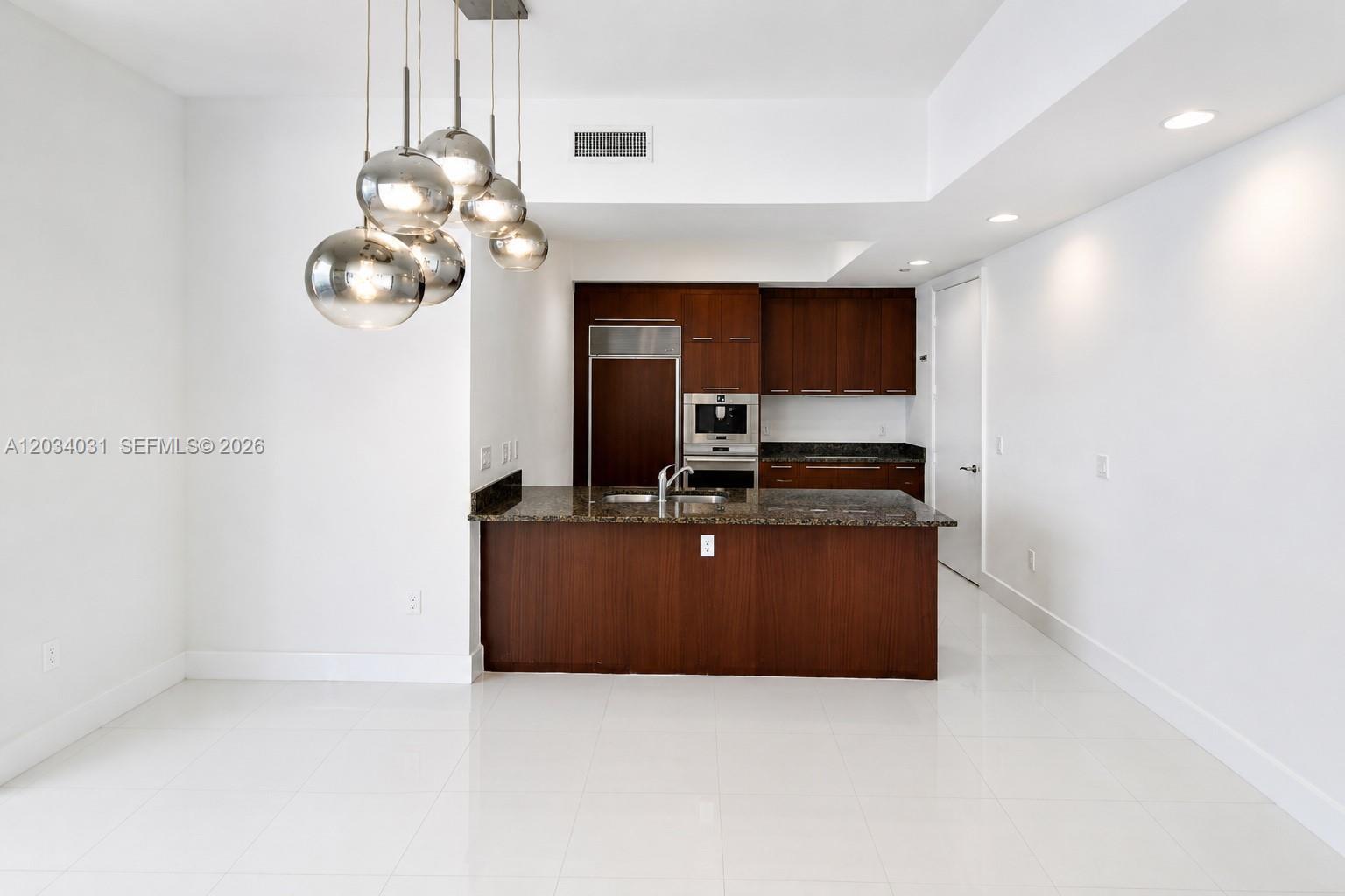 15901 Collins Avenue 403 Property Photo 8