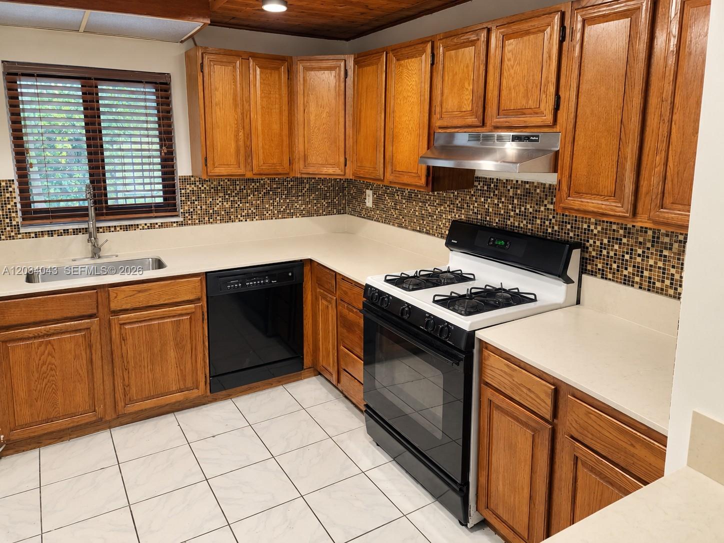 6521 Sw 114th Avenue - Property Photo 4