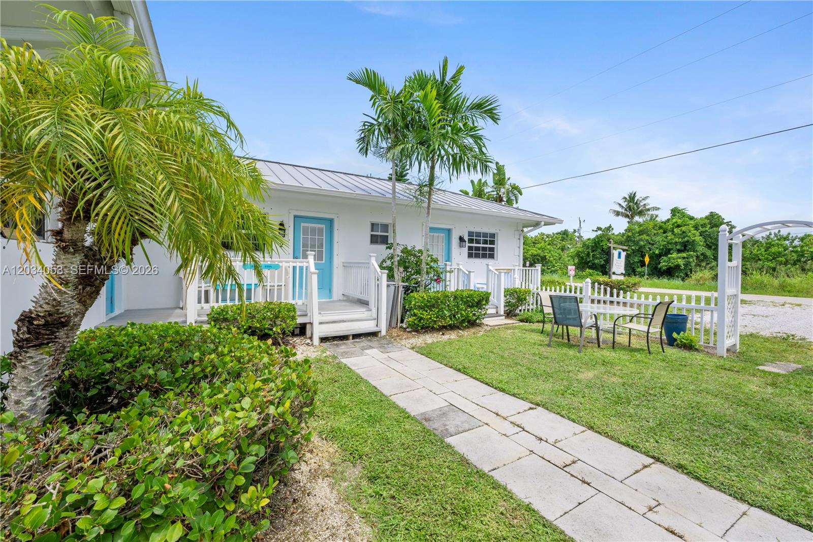 2502 Tamarind Drive Property Photo 4