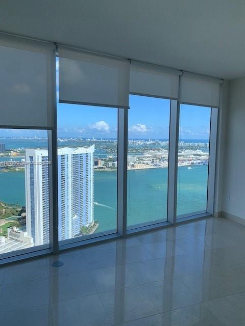 465 Brickell Avenue 4902 Property Photo 4