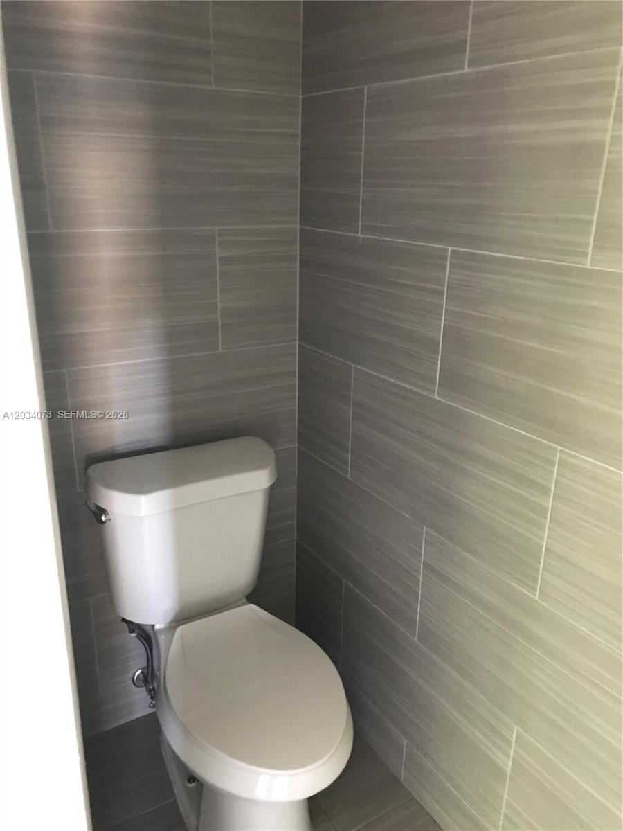 2444 Sw 58 Manor Property Photo 5