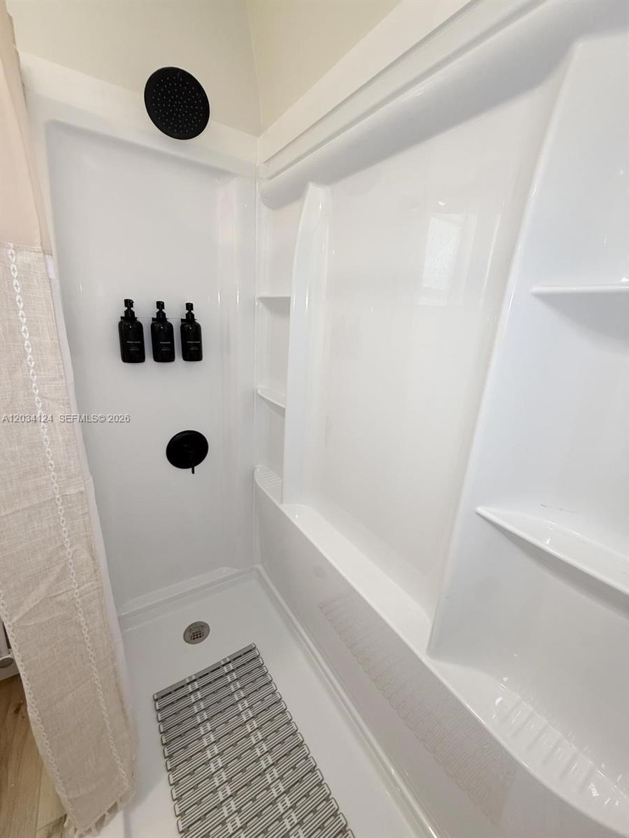 631 Ne Gold Dust Road Property Photo 28
