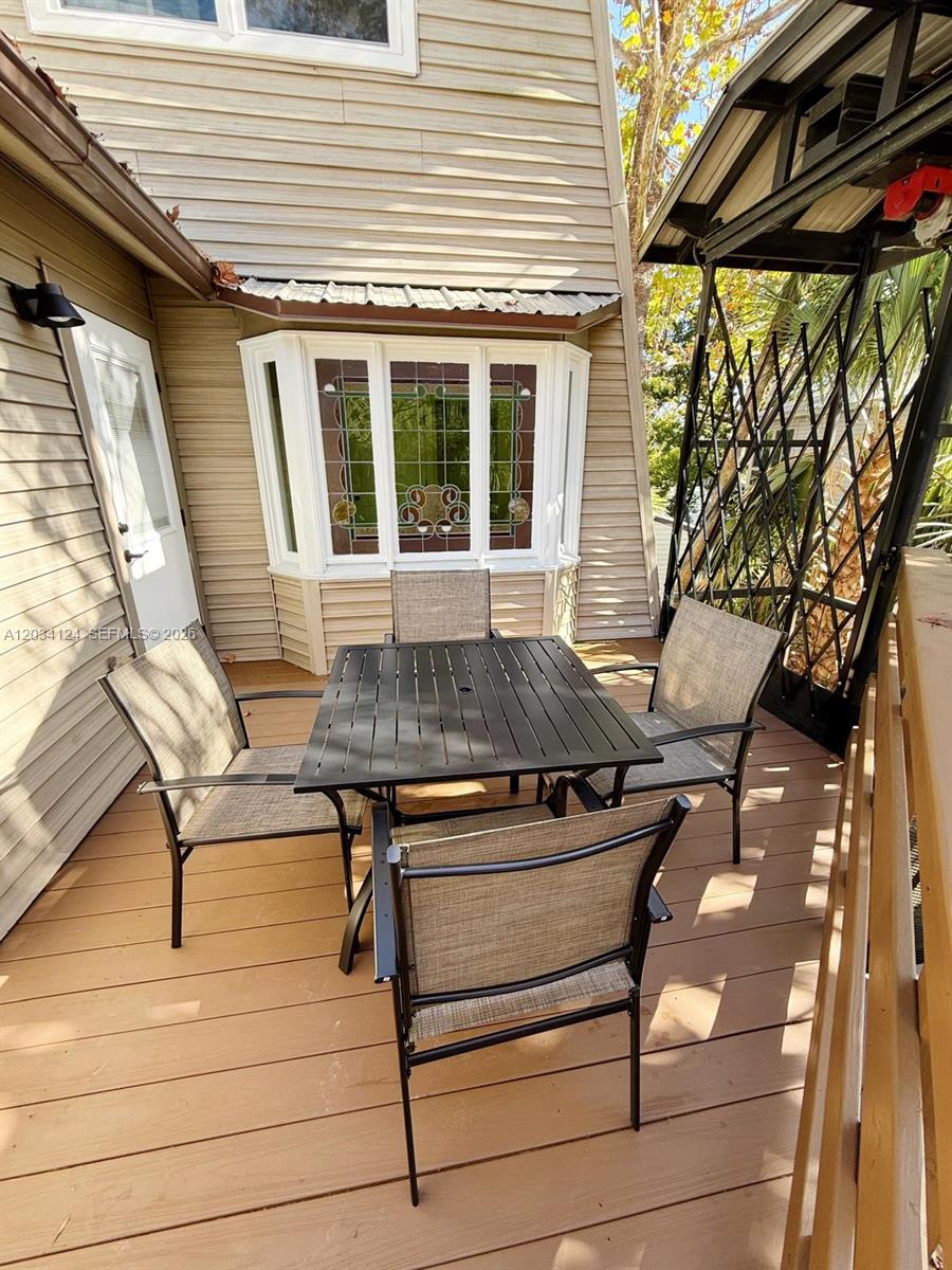 631 Ne Gold Dust Road Property Photo 29