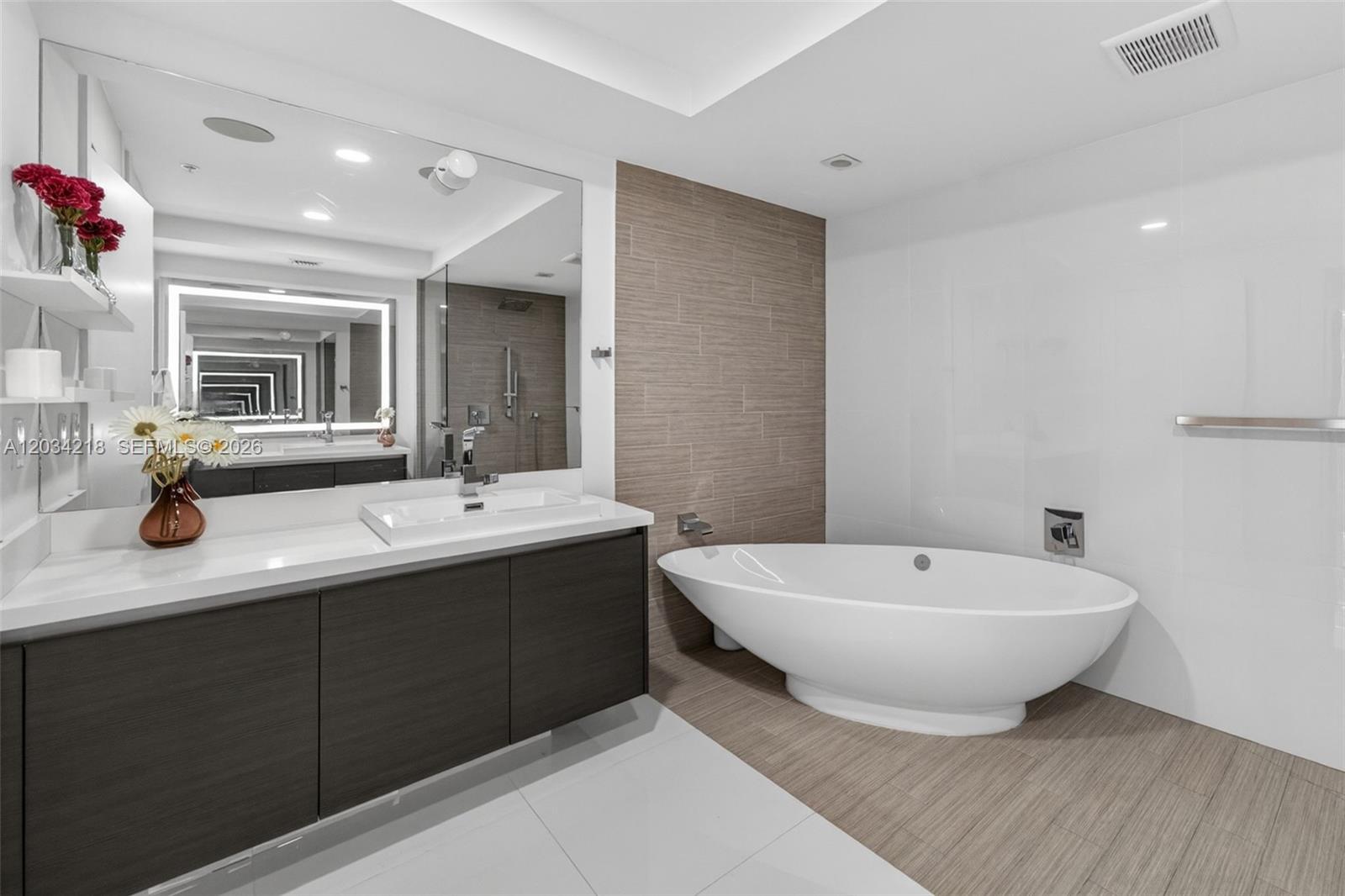 300 Sunny Isles Boulevard 4-1902 Property Photo 32