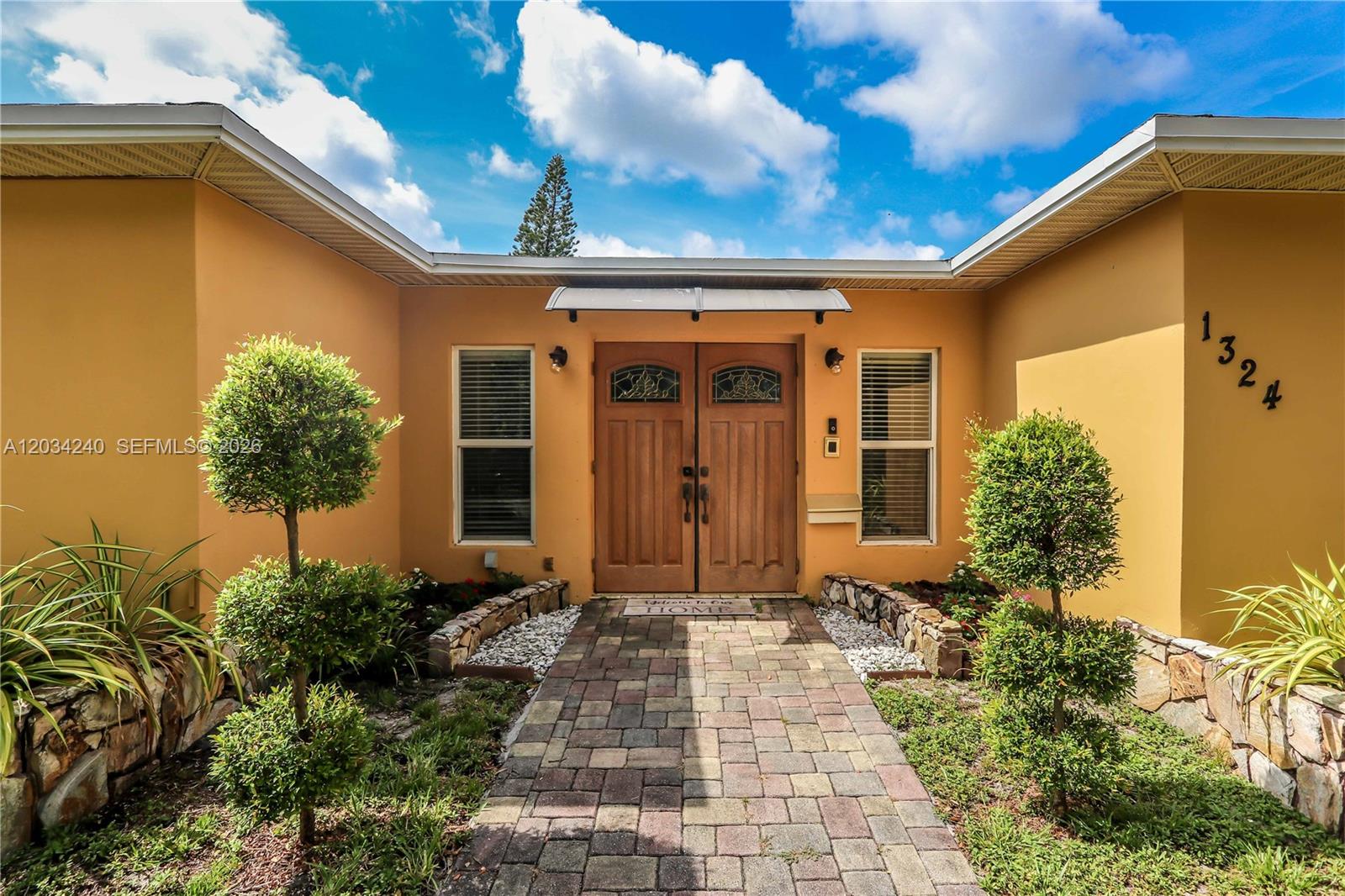 1324 Washington Street Property Photo 1