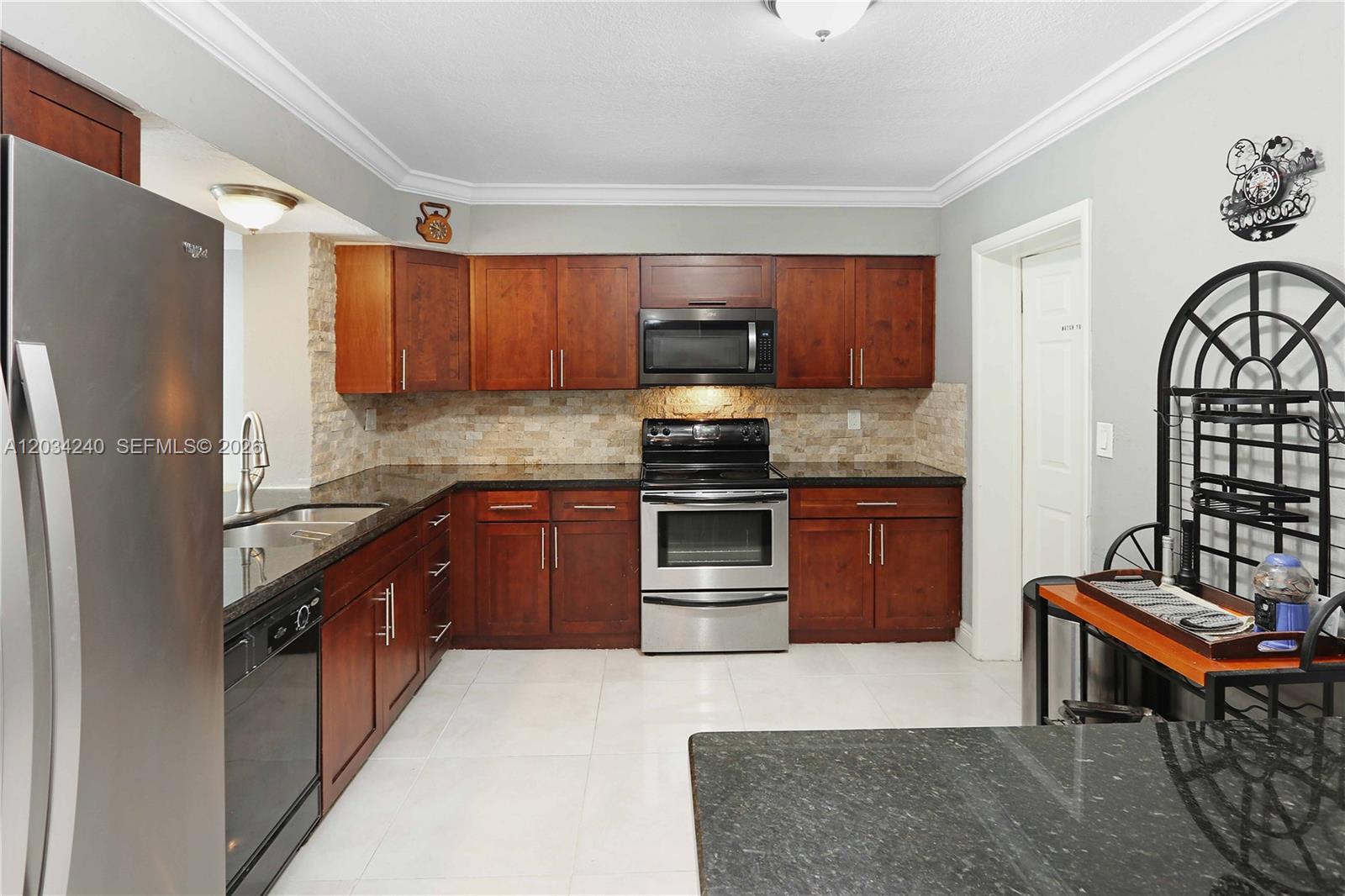 1324 Washington Street Property Photo 3