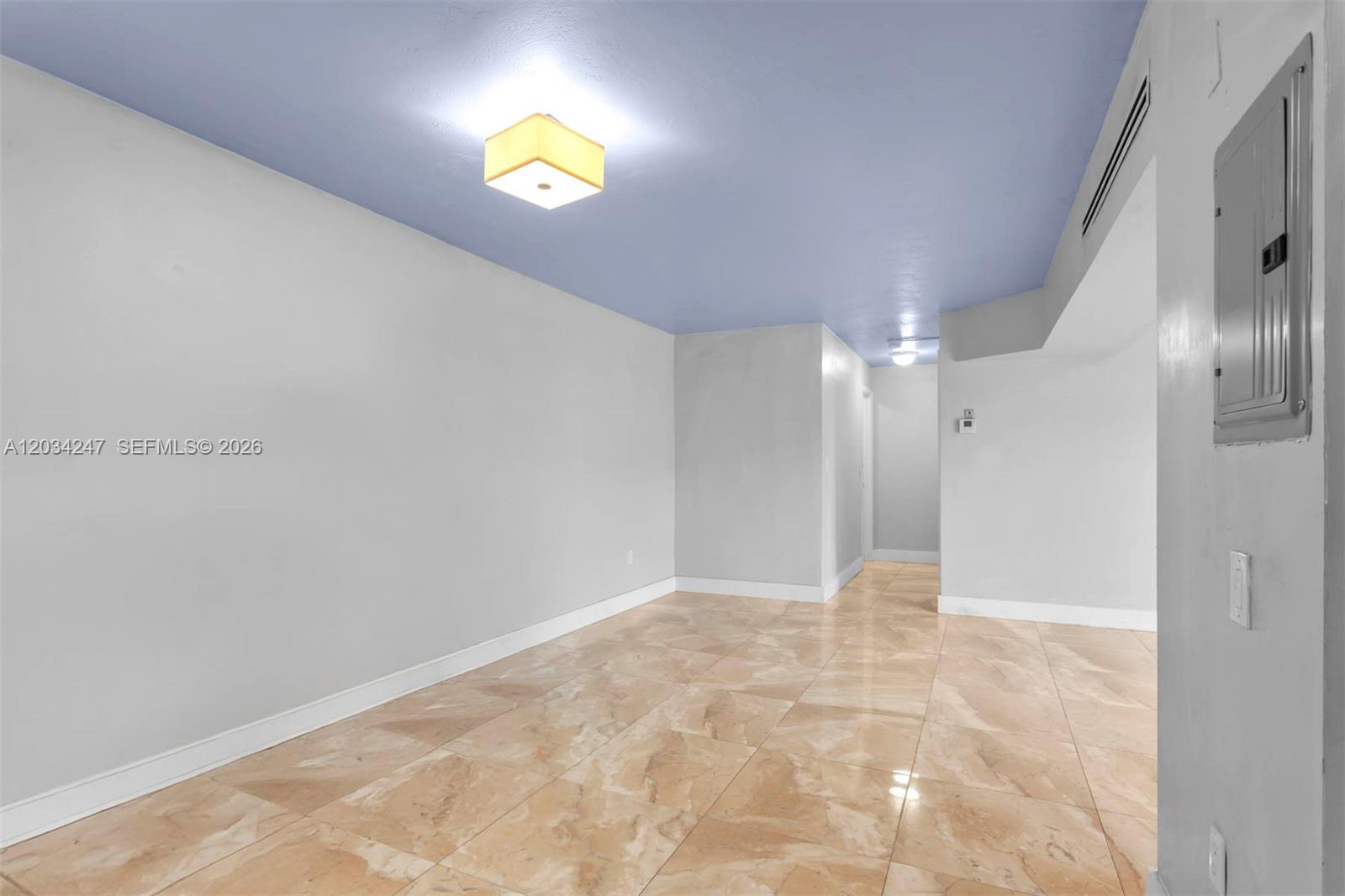 1820 James Avenue 2f Property Photo 3