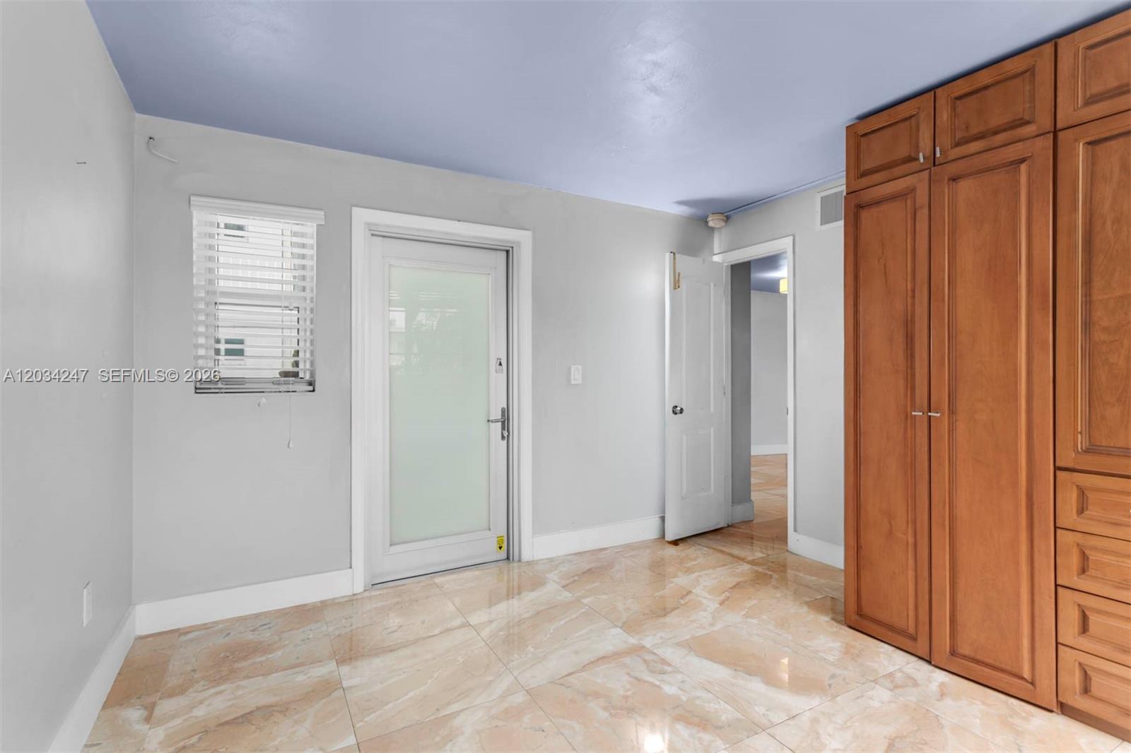 1820 James Avenue 2f Property Photo 8