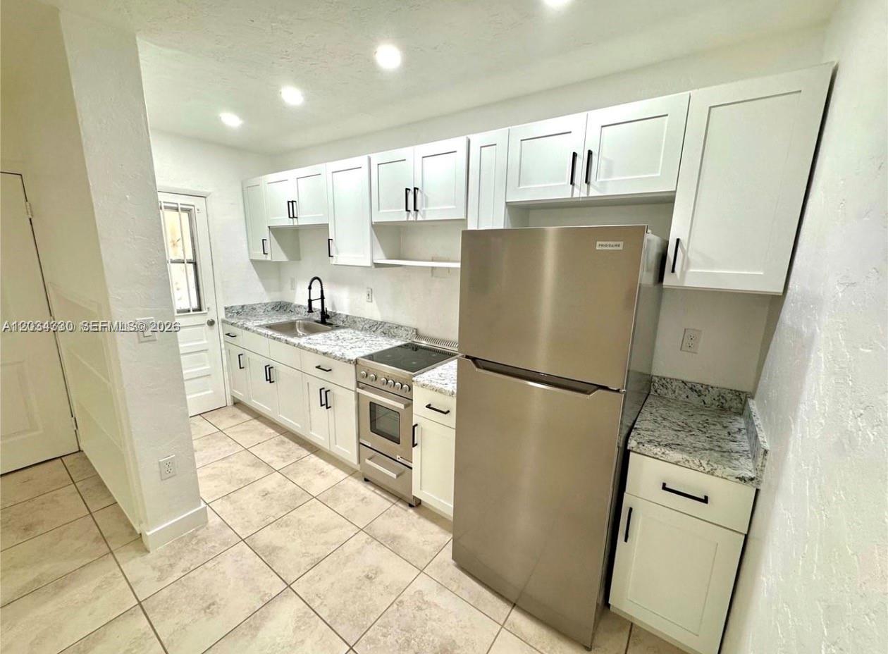 550 Sw 10th Street 6 Property Photo 3