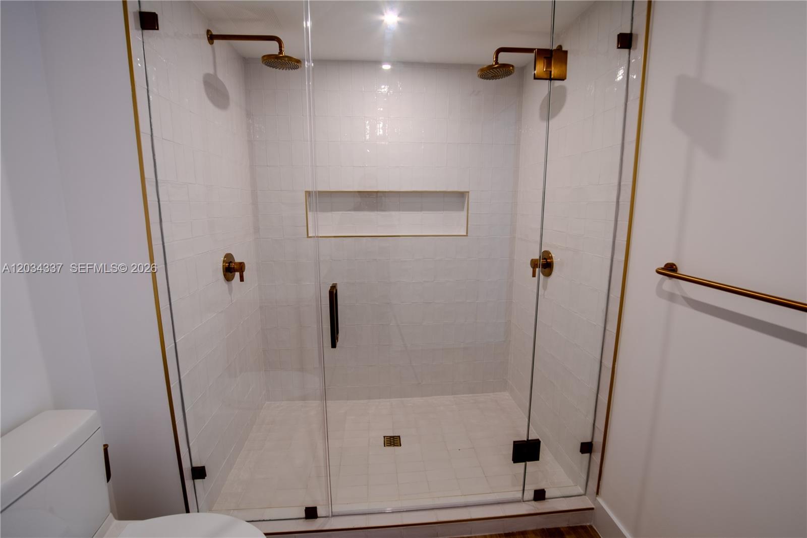 90 Ne 32nd Street 824 Property Photo 10