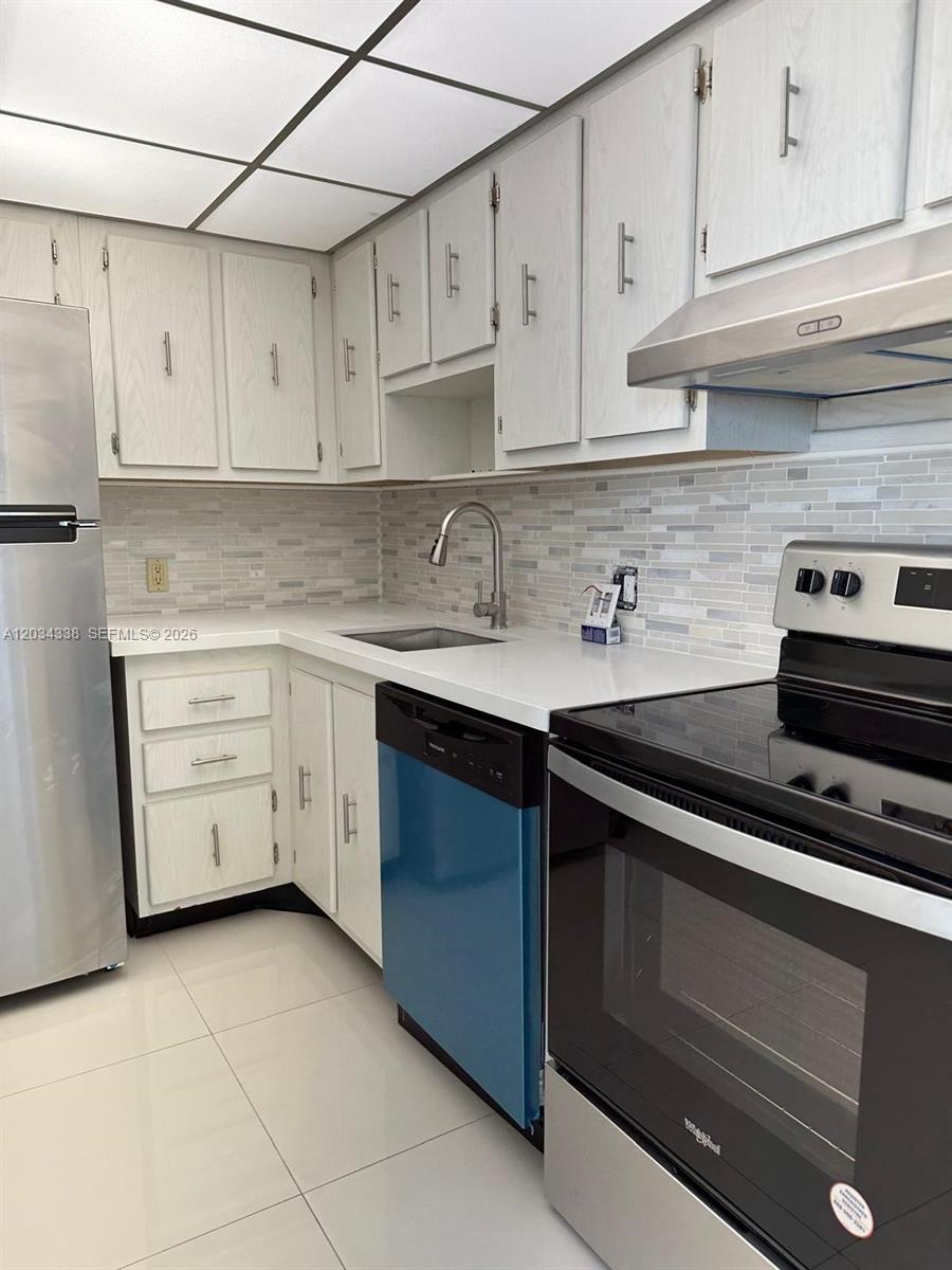 A12034338 Property Photo 6