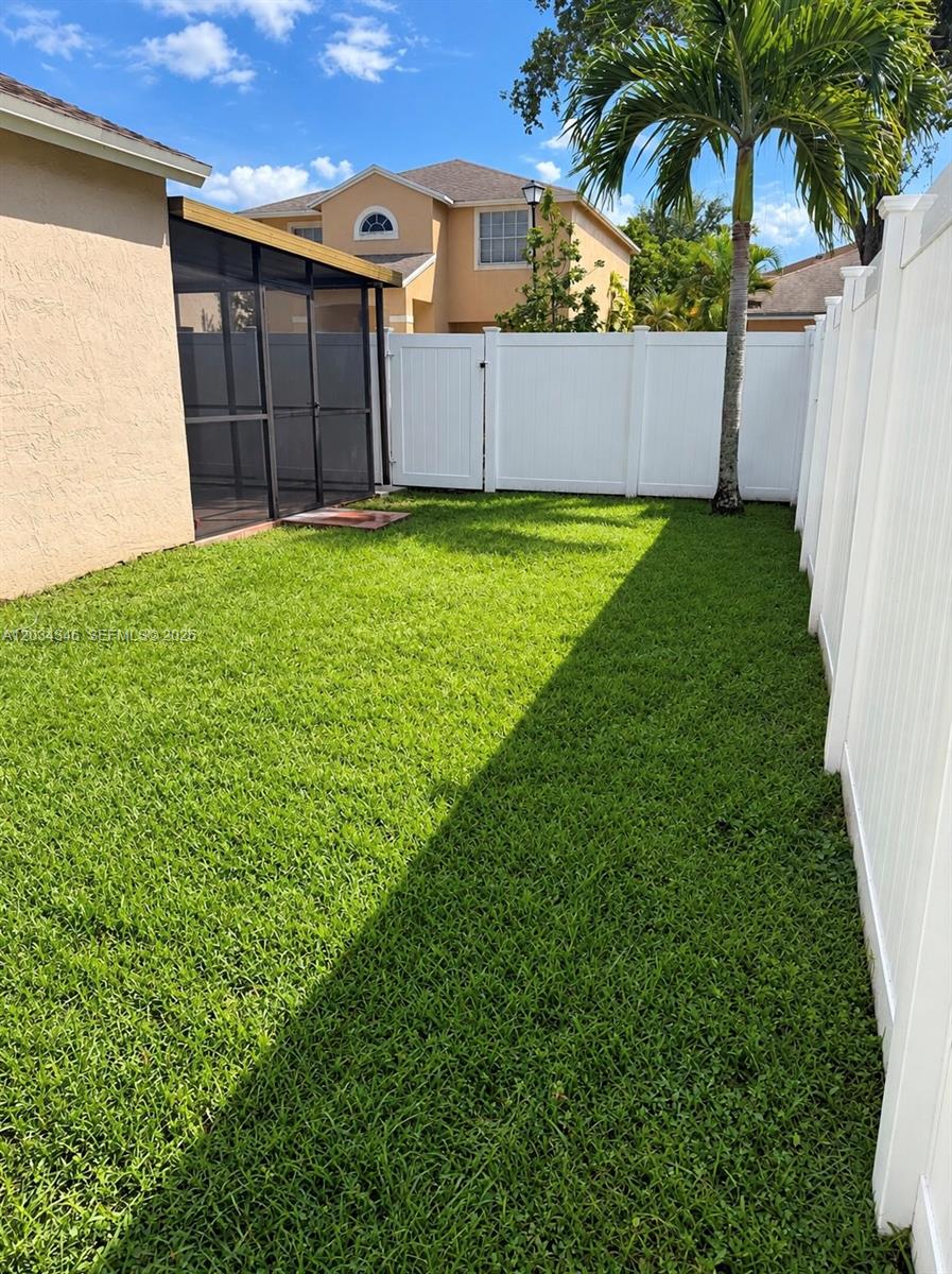 11727 Nw 12th Street Property Photo 3