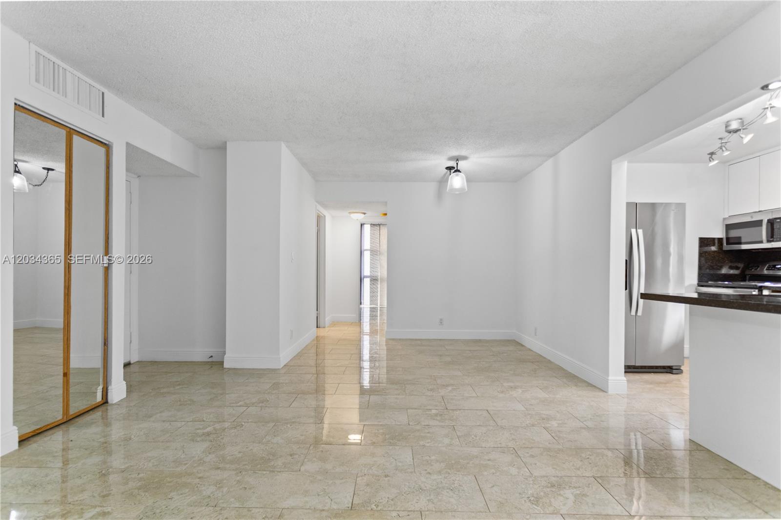 17021 N Bay Road 429 Property Photo 10