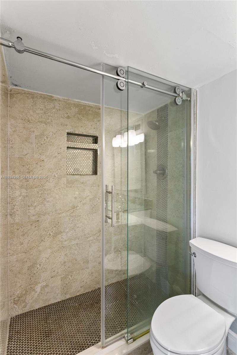 17021 N Bay Road 429 Property Photo 24