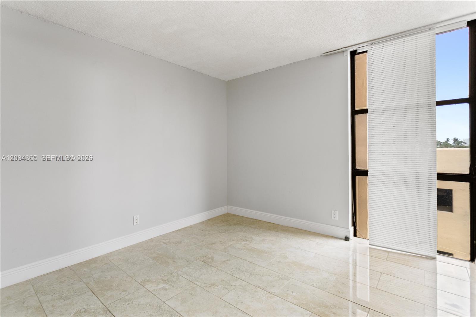 17021 N Bay Road 429 Property Photo 25