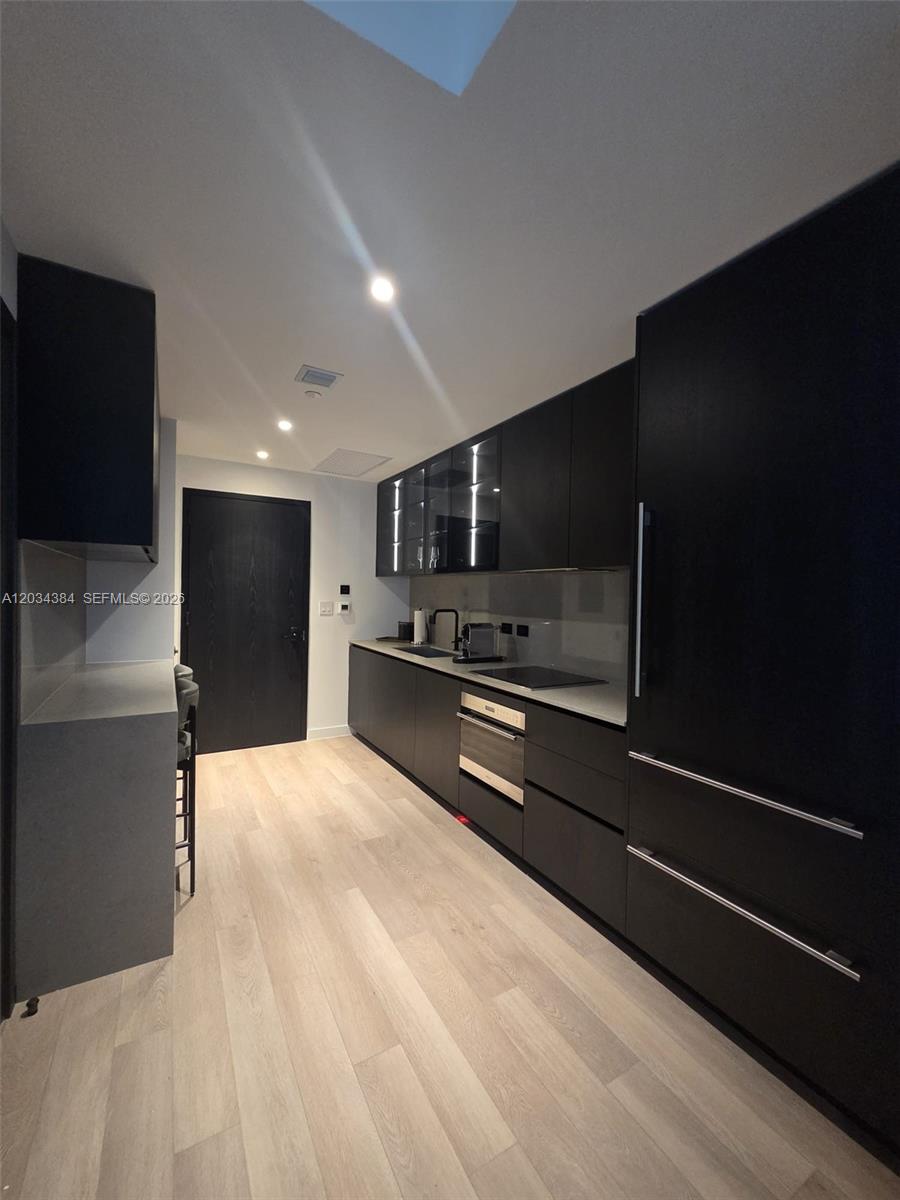 20 Ne 11 2208 Property Photo 14