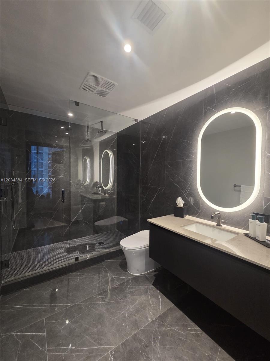 20 Ne 11 2208 Property Photo 16