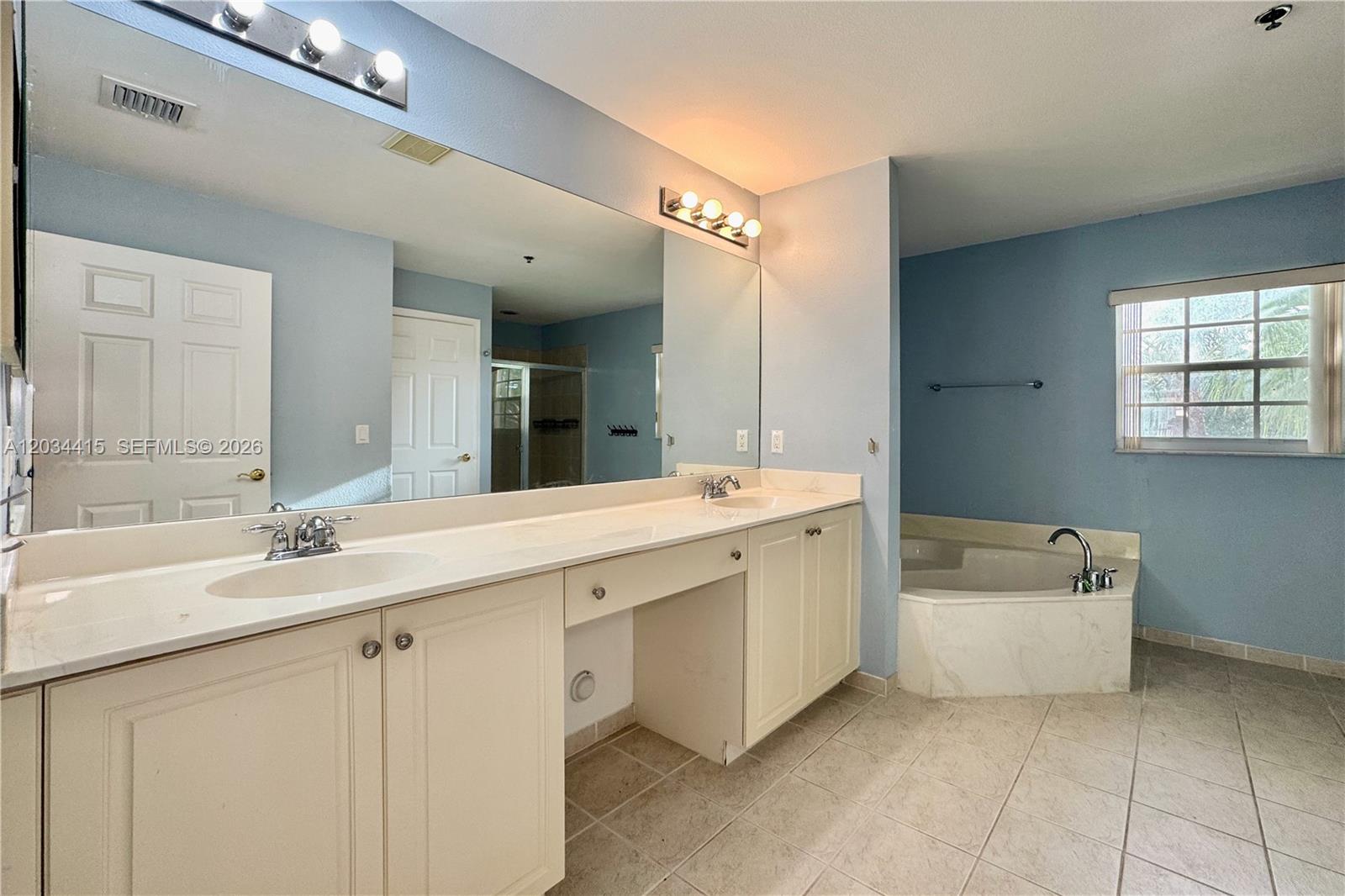 4649 Sw 75th Way Property Photo 19